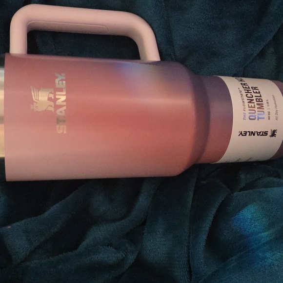 Stanley Pink Quencher H2.0 Tumbler - Picture 8 of 11
